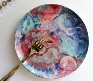 Vernon Hills Color Me Mine Random Round Plate